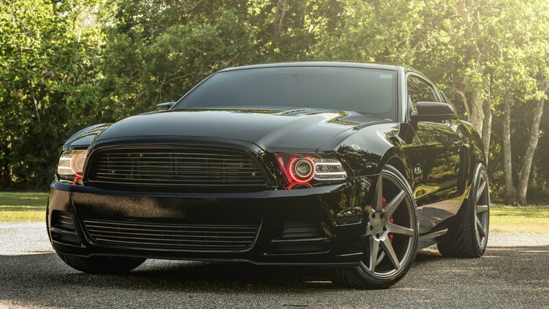 Black Ford Mustang GT