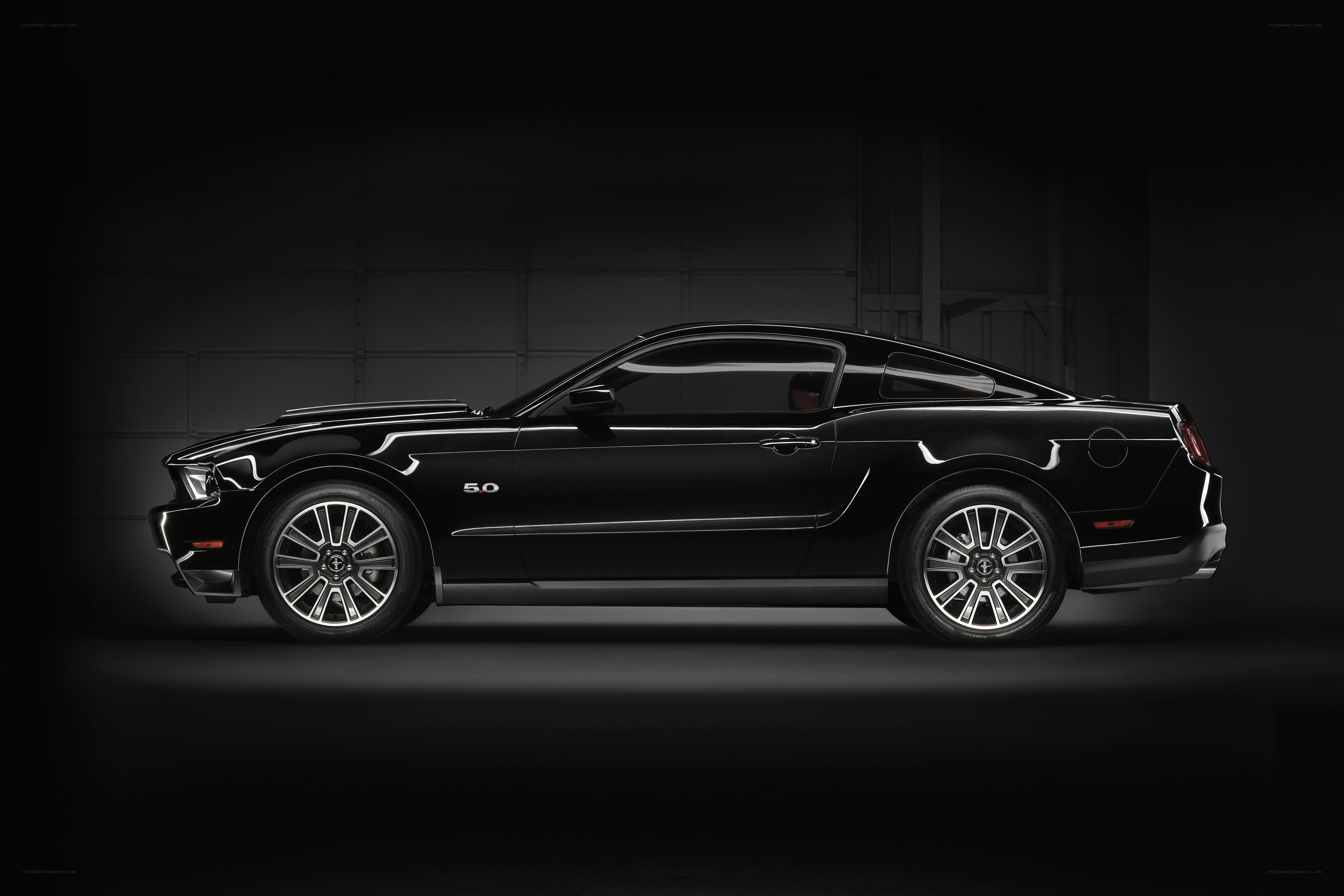 Black Ford Mustang GT