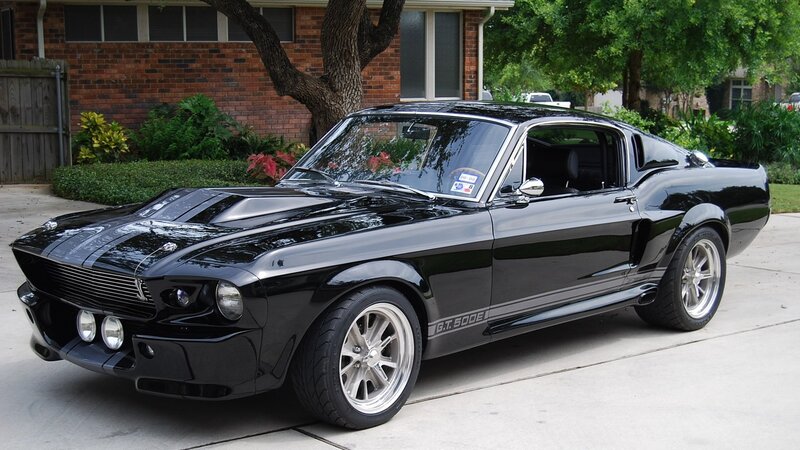 Black Ford Mustang GT500