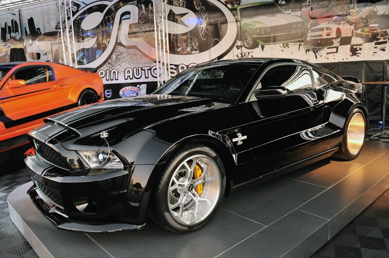 Black Ford Mustang Shelby GT500