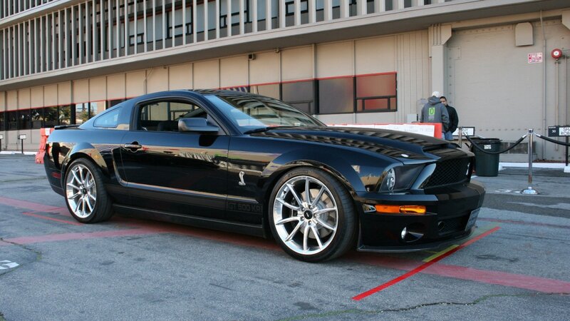 Black Ford Mustang Shelby GT500KR