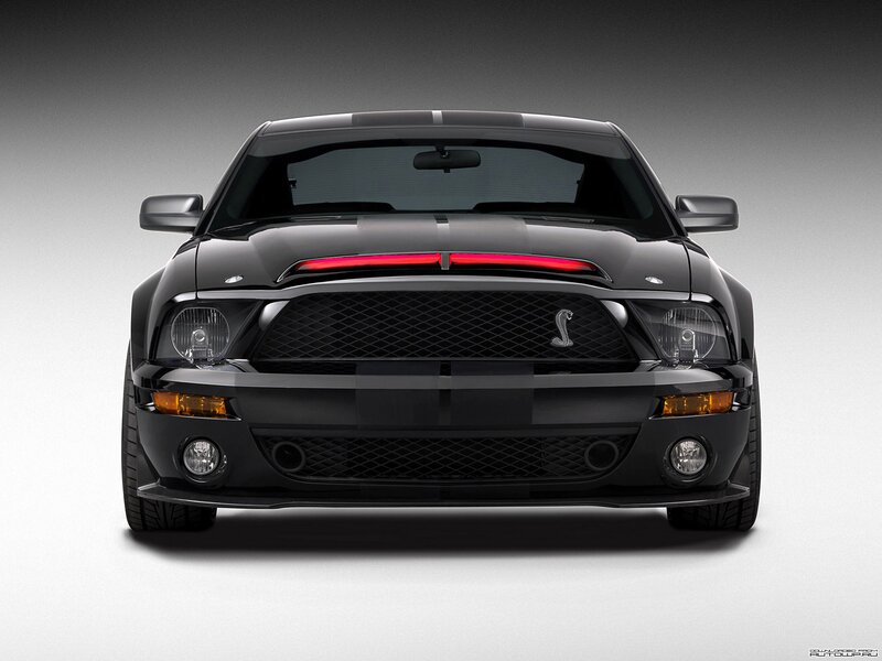 Black Ford Shelby Gt500 — Dramatic
