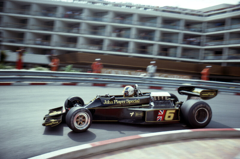 Black Formula One Car — Dynamic