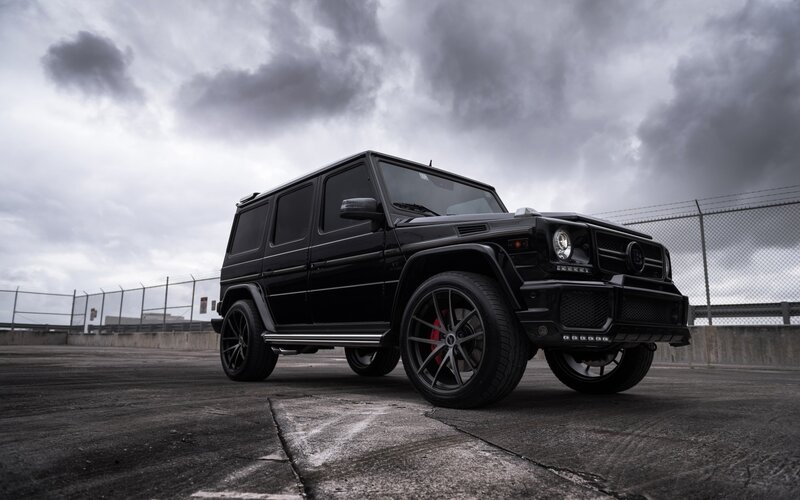 Black G-Wagon on rooftop