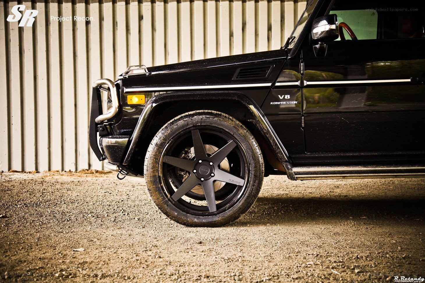 Black G-Wagon with custom wheels