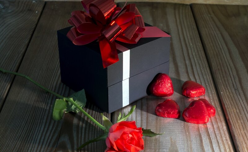 Black Gift Box with Rose — Red