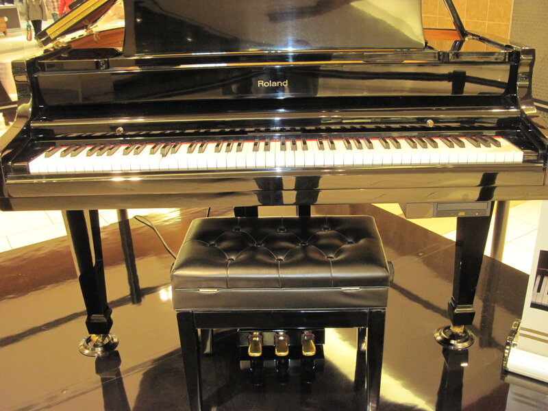 Black Grand Piano — Neutral
