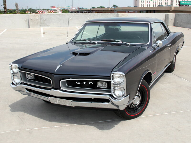 Black Gto Muscle Car — Calm