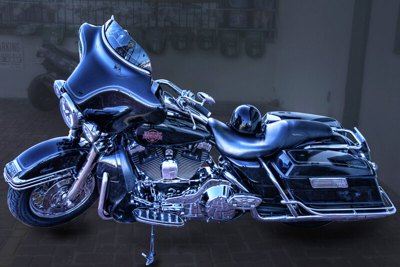 black harley-davidson motorcycle