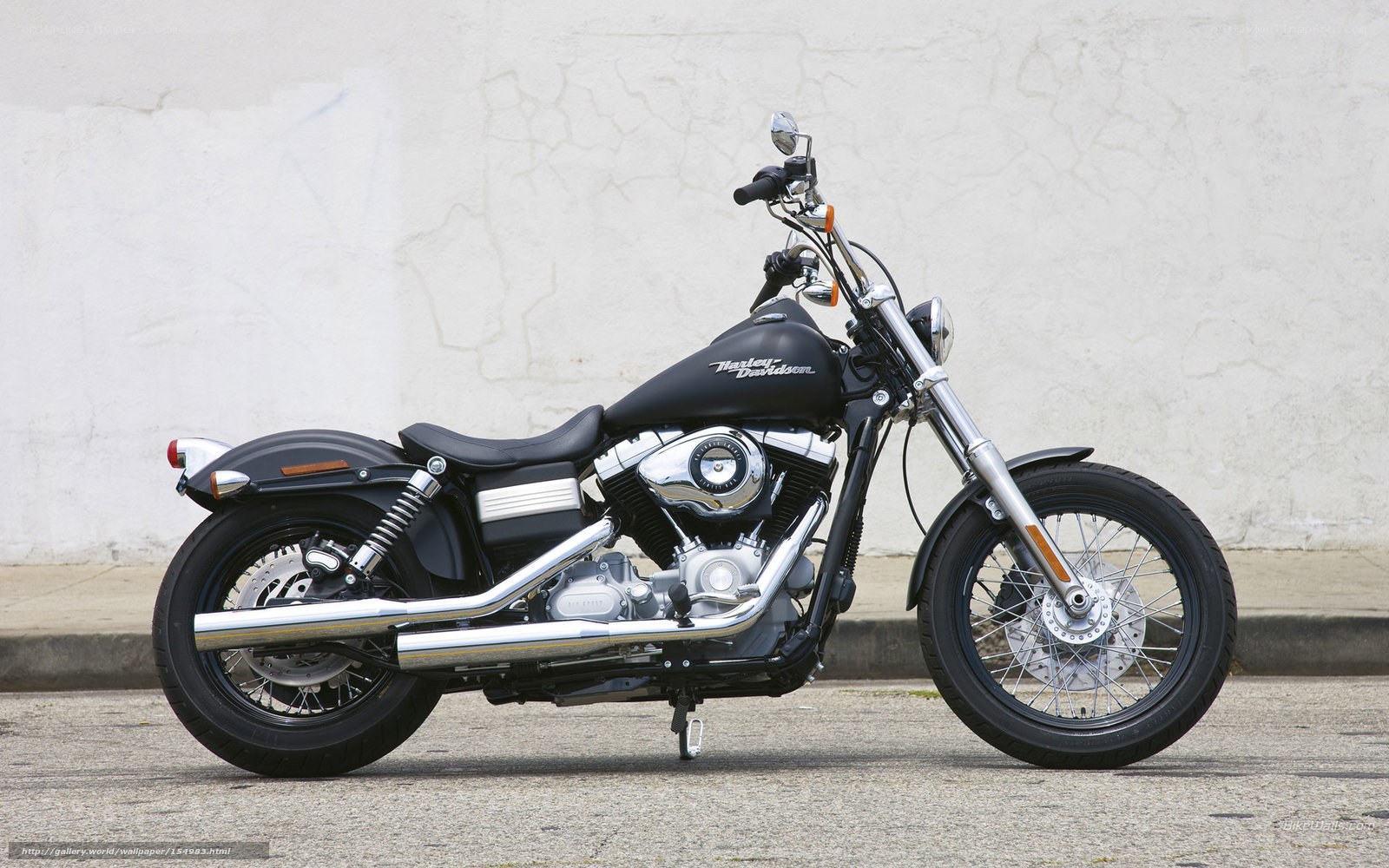 black harley davidson motorcycle