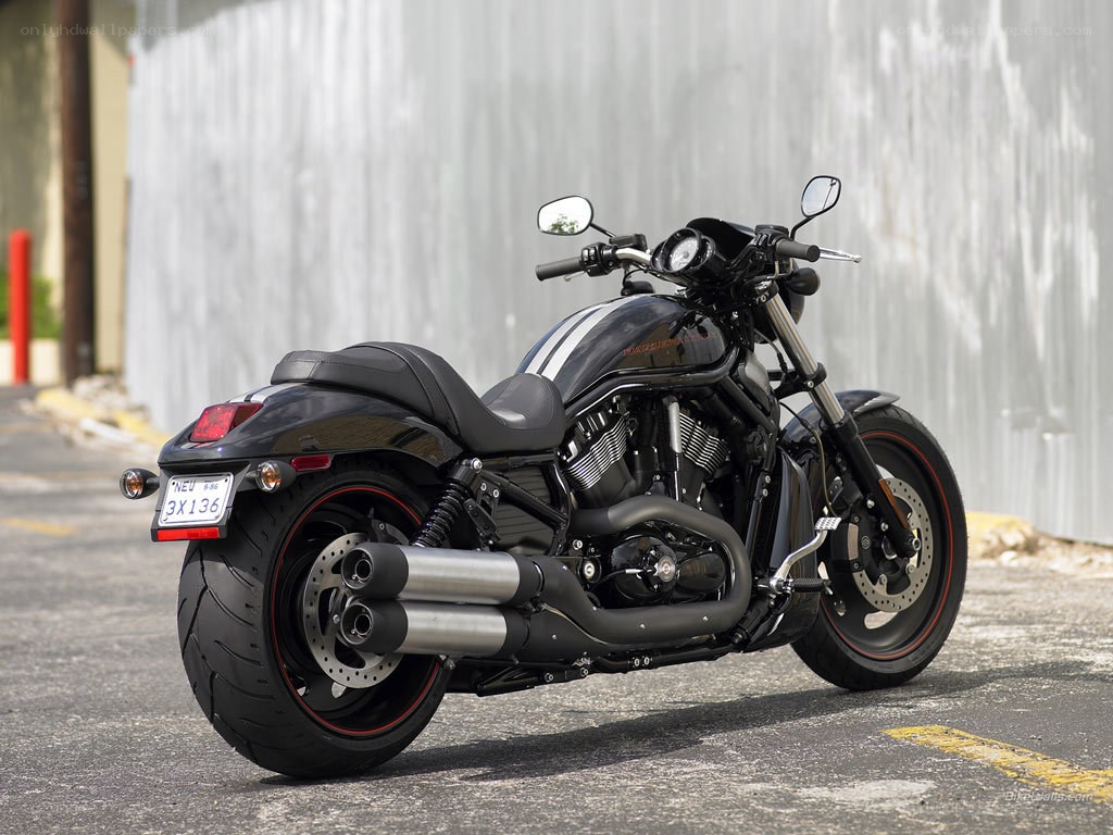 black harley-davidson motorcycle
