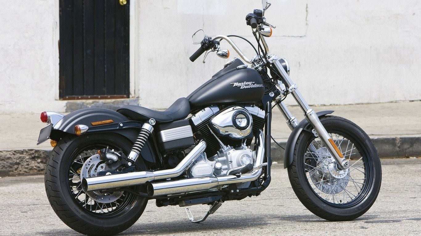 black harley davidson motorcycle