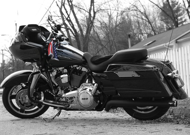 Black Harley-davidson Motorcycle — Calm, Autumn