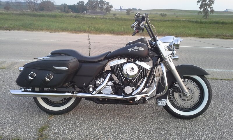 Black Harley-Davidson Motorcycle — Calm, Morning