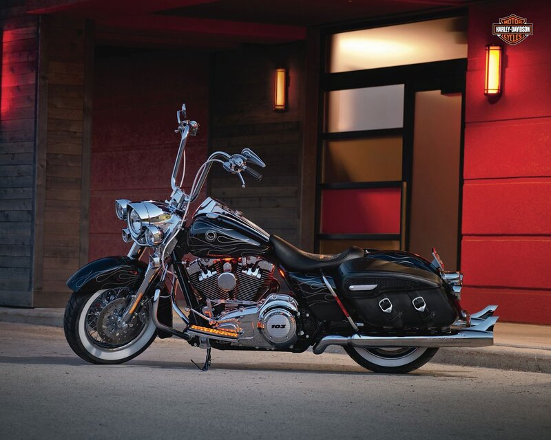 Black Harley-davidson Motorcycle — Dramatic, Night, Photograph, Building