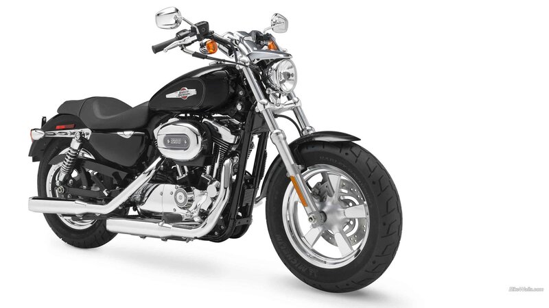 Black Harley-davidson Motorcycle — Neutral, Photograph, Seat, Engine, Headlight