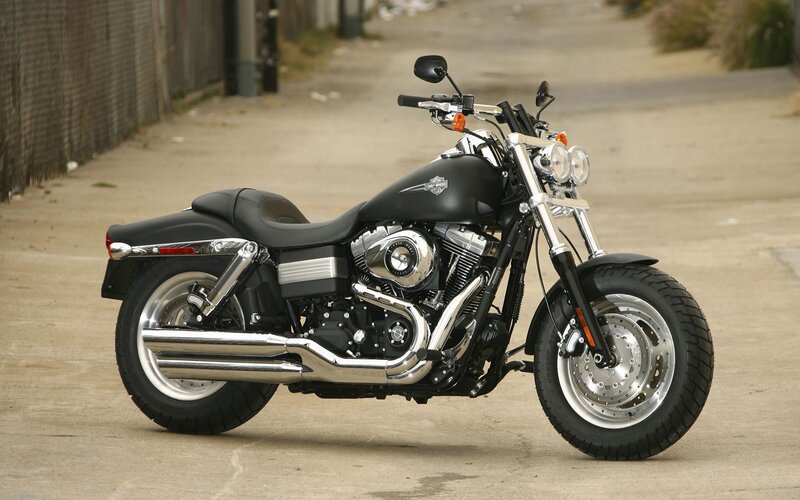 Black Harley-davidson Motorcycle — Neutral, Photograph, Seat, Exhaust Pipes, Headlight, Silver, Gray