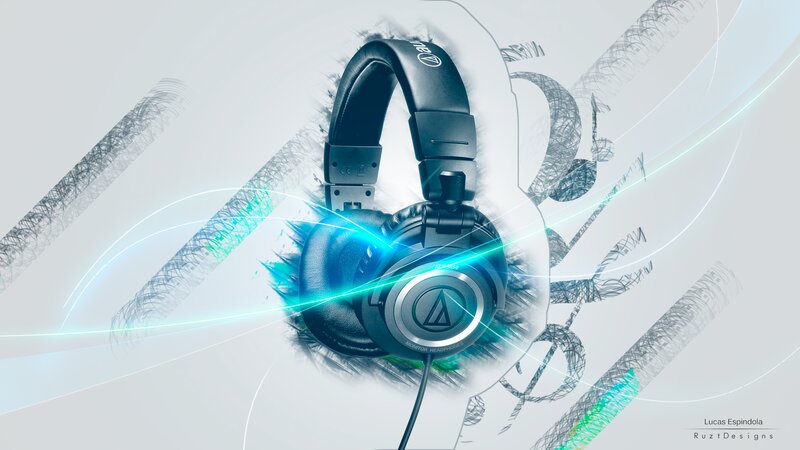 Black Headphones on White — Dynamic