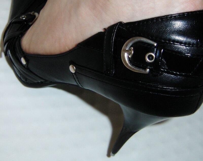 Black High-heeled Shoe — Neutral