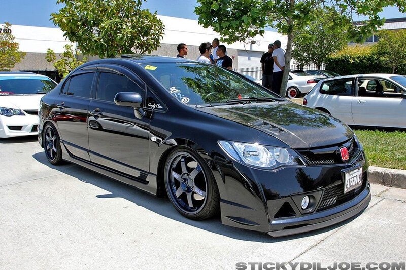 Black Honda Civic at car show