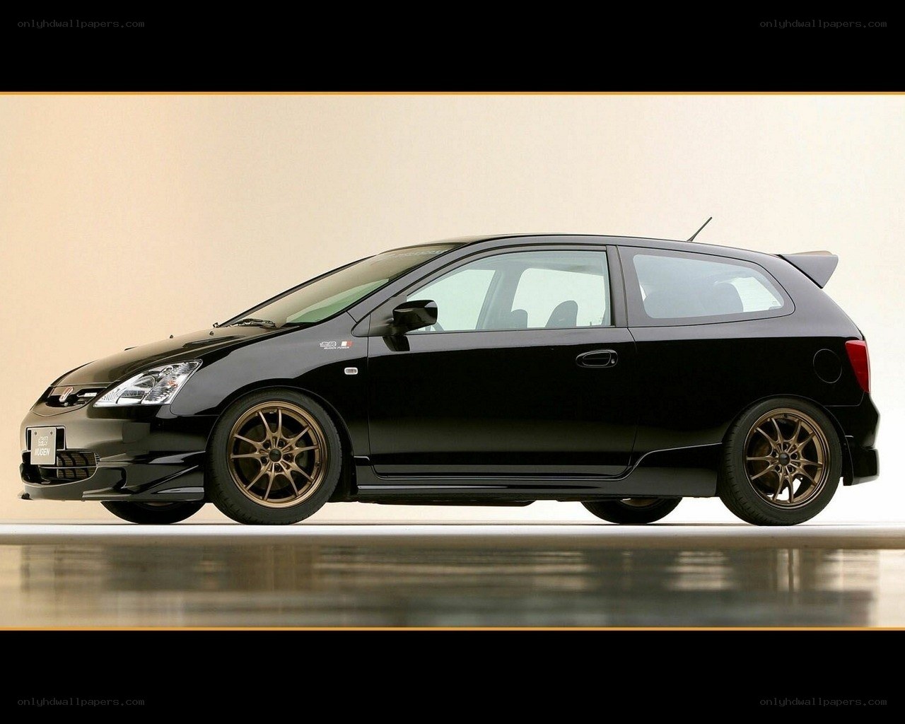 black honda civic hatchback