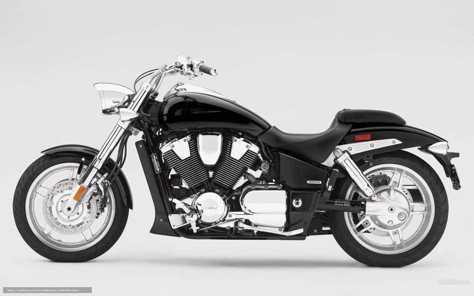 black honda cruiser motorcycle
