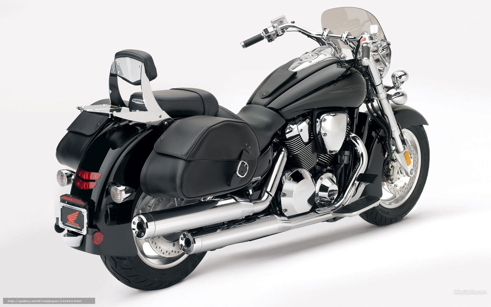 black honda cruiser motorcycle