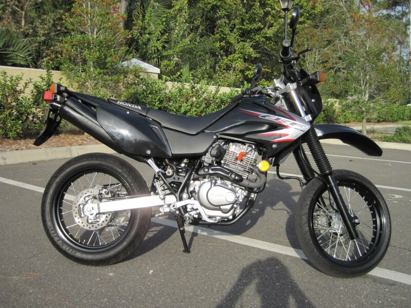 black honda dirt bike