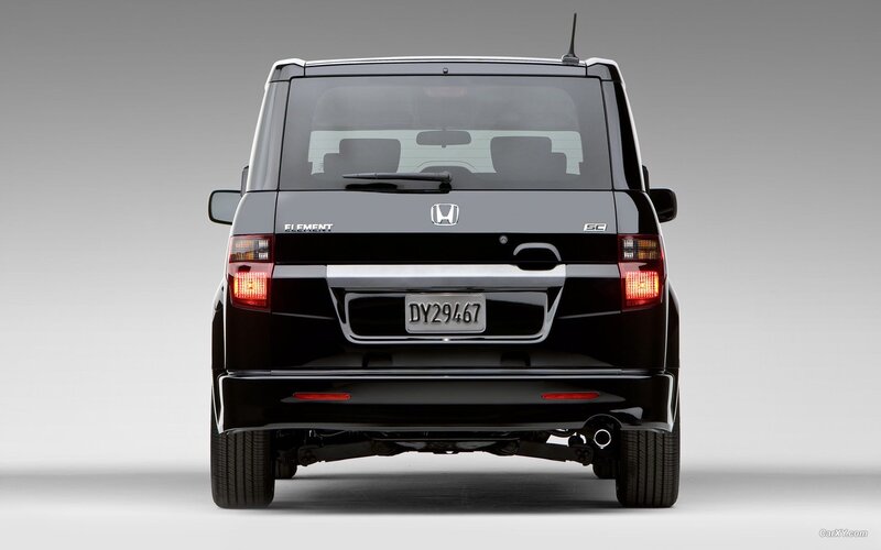 black honda element rear view