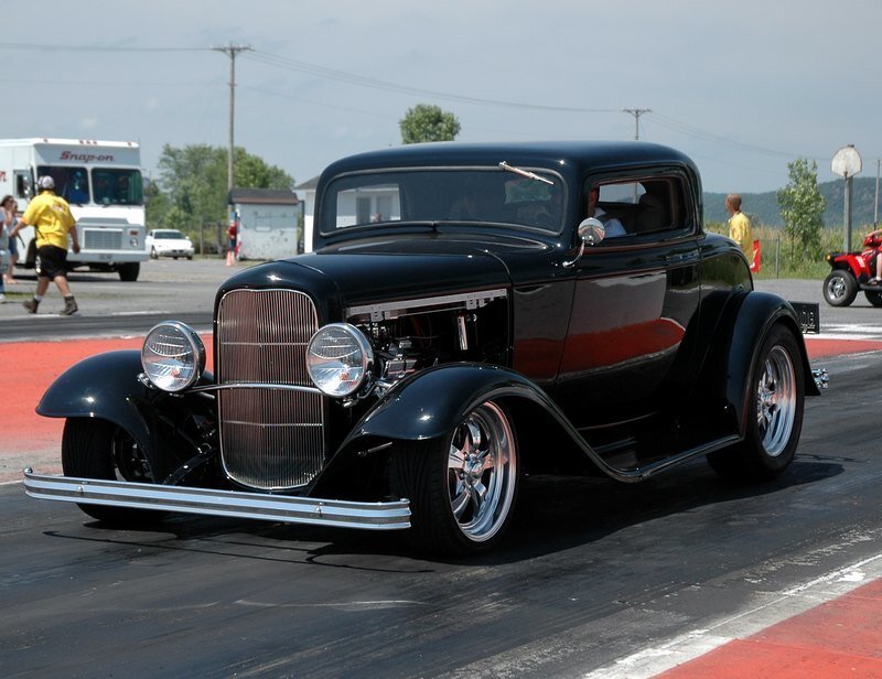 Black Hot Rod Car — Active