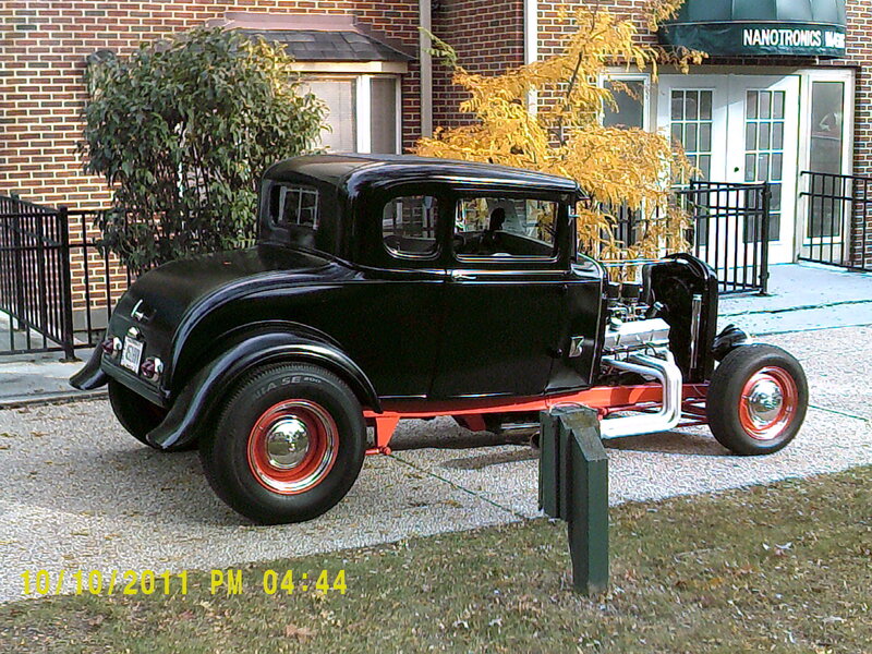 Black Hot Rod Car — Calm, Autumn