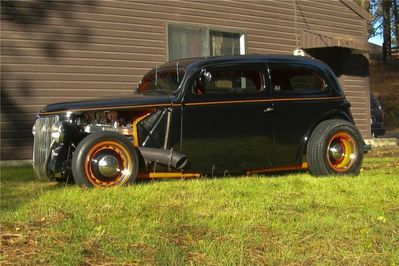 Black Hot Rod Car — Calm