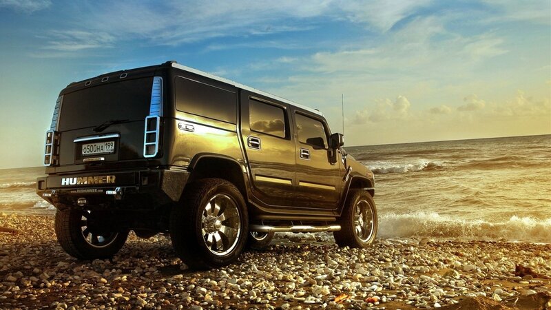 Black Hummer H2 — Gold