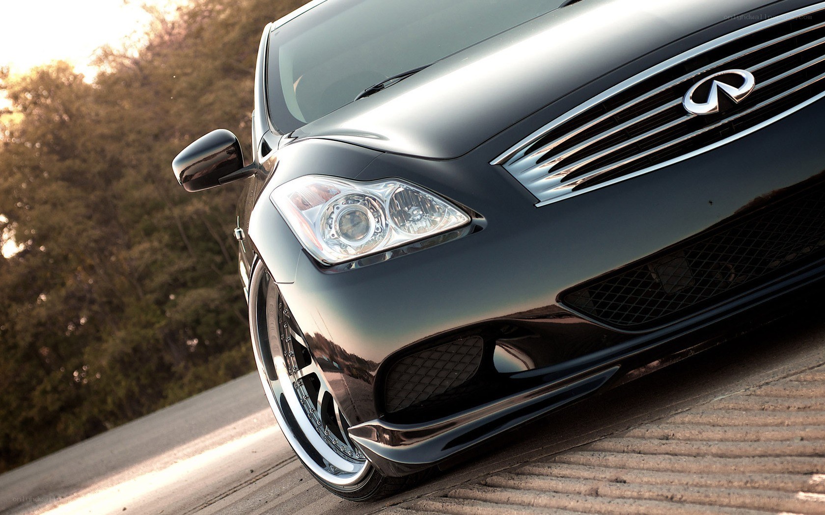 black infiniti car front view