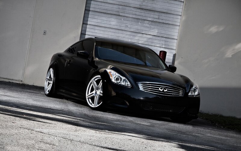black infiniti coupe