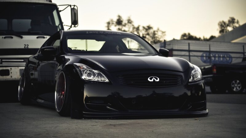 black infiniti coupe car