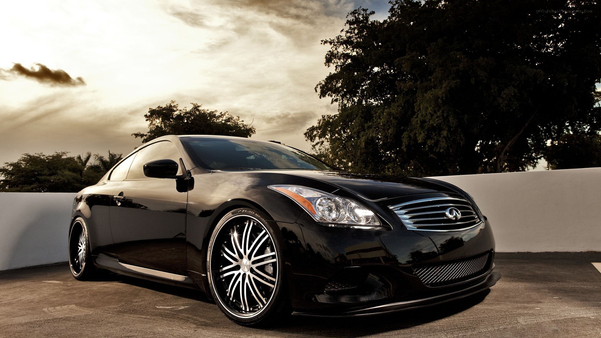 black infiniti coupe car