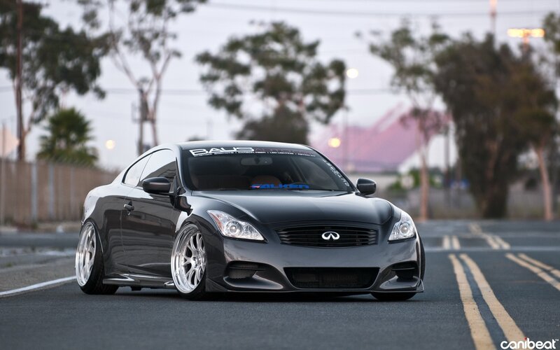 black infiniti coupe on road