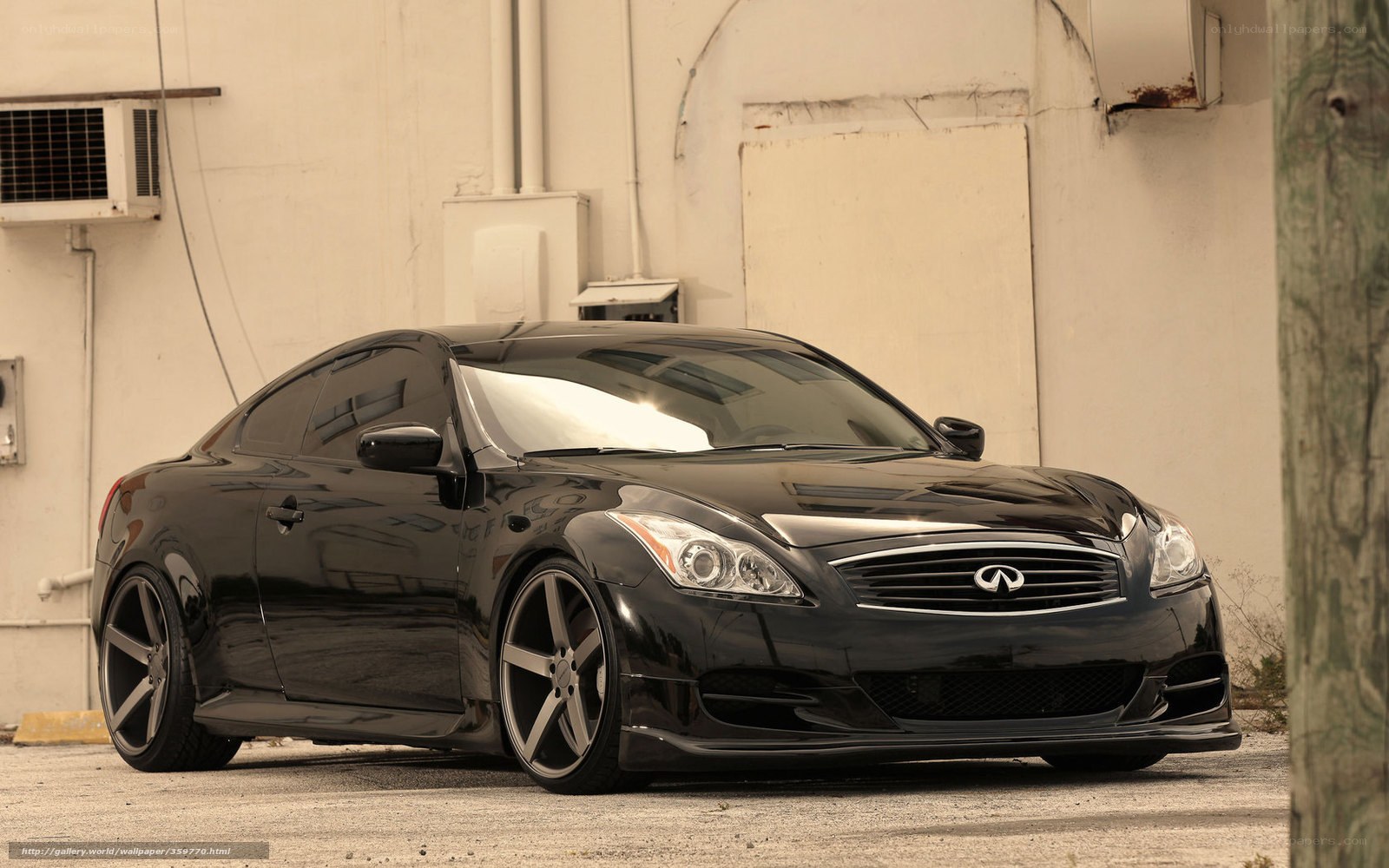 black infiniti coupe