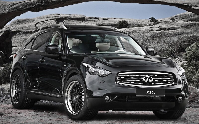 Black Infiniti FX30d in desert