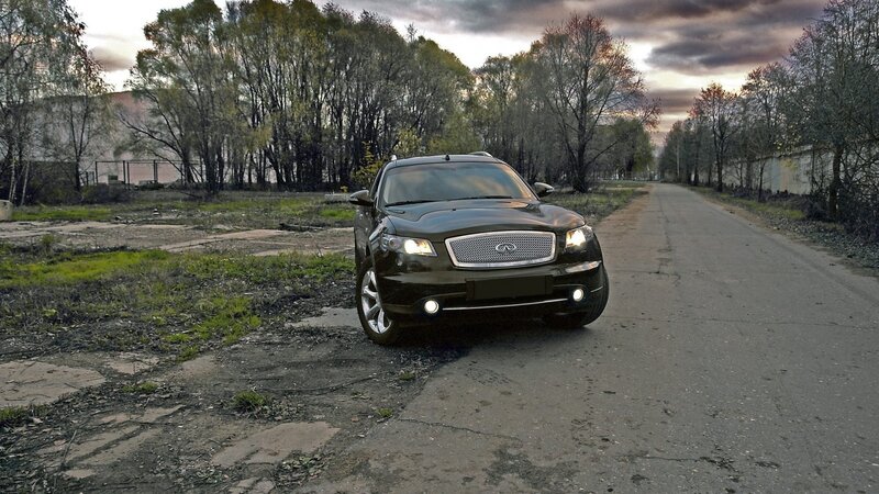 Black Infiniti Fx35