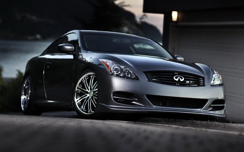 Black Infiniti G37 Coupe
