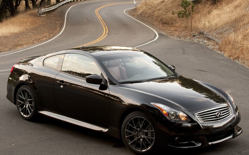 Black Infiniti G37 Coupe on winding road