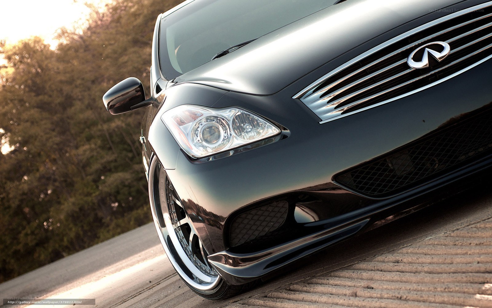 Black Infiniti G37 front view