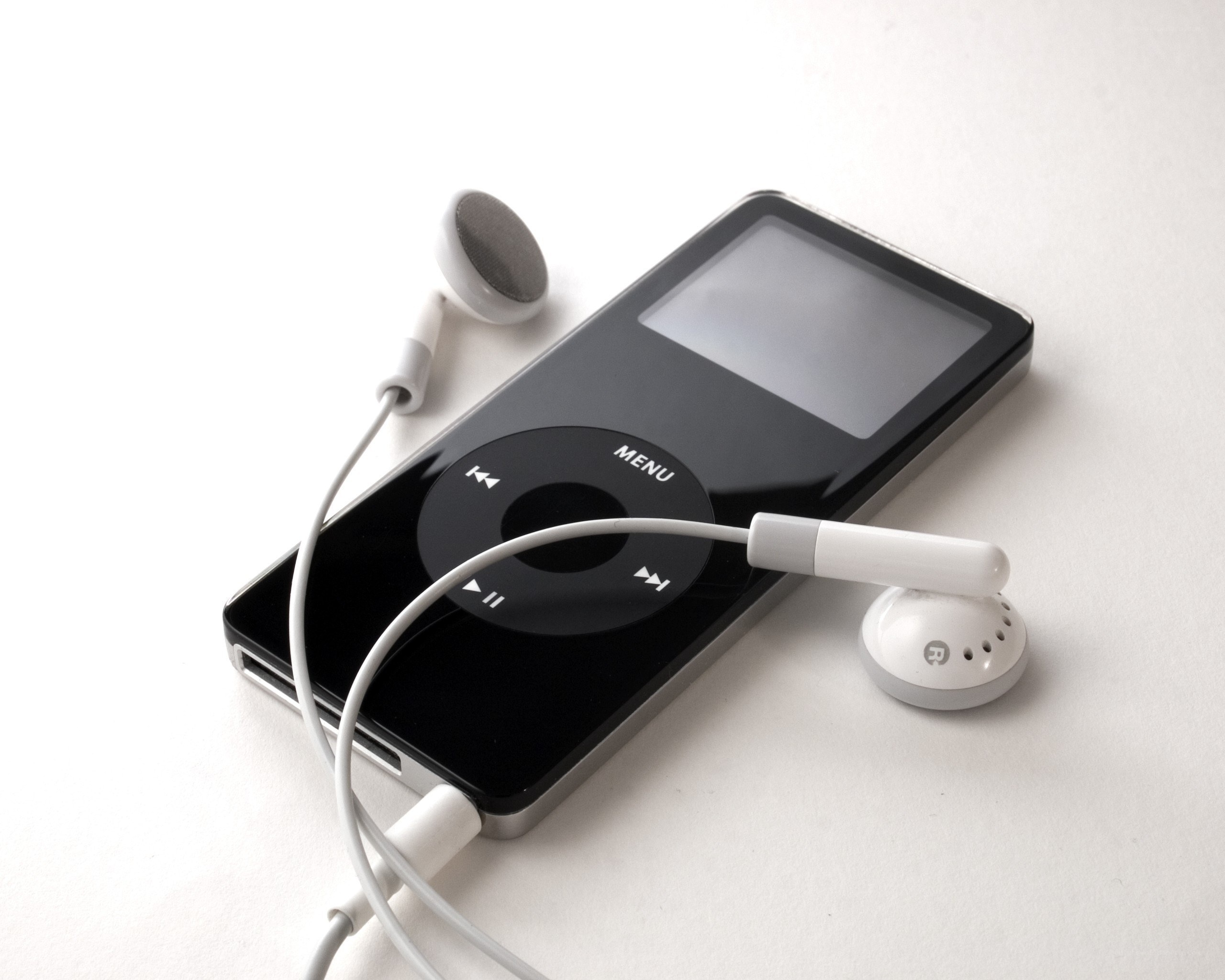 Black iPod with white earbuds