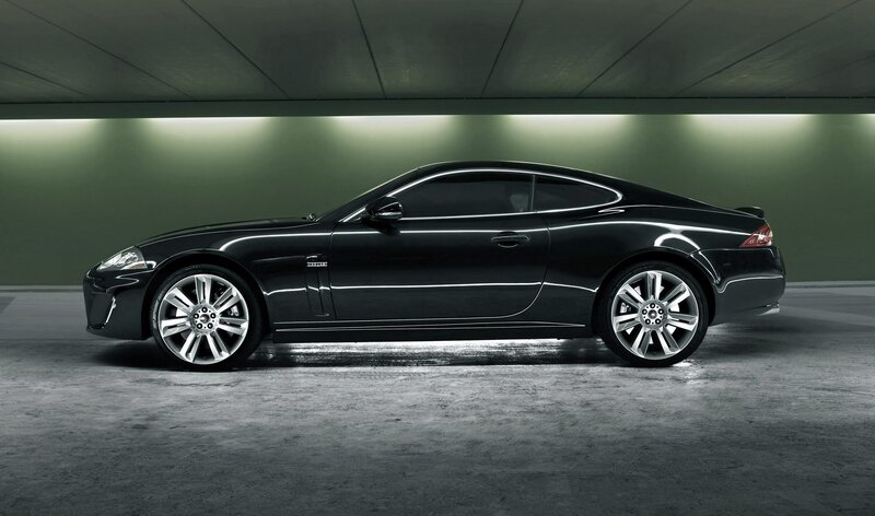 Black Jaguar Coupé