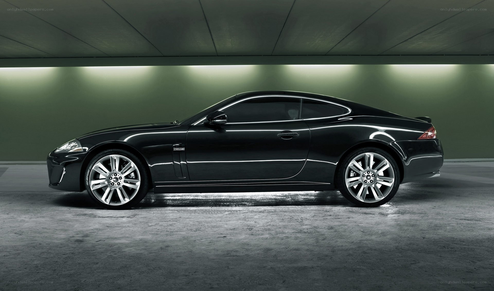Black Jaguar Coupé