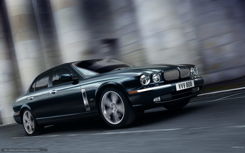 Black Jaguar Xj Sedan — Dynamic