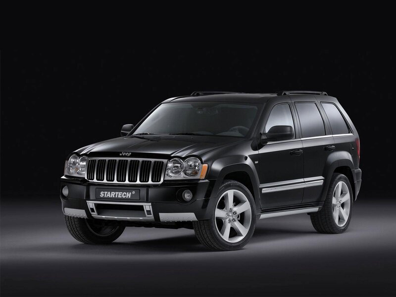 Black Jeep Cherokee — Dramatic