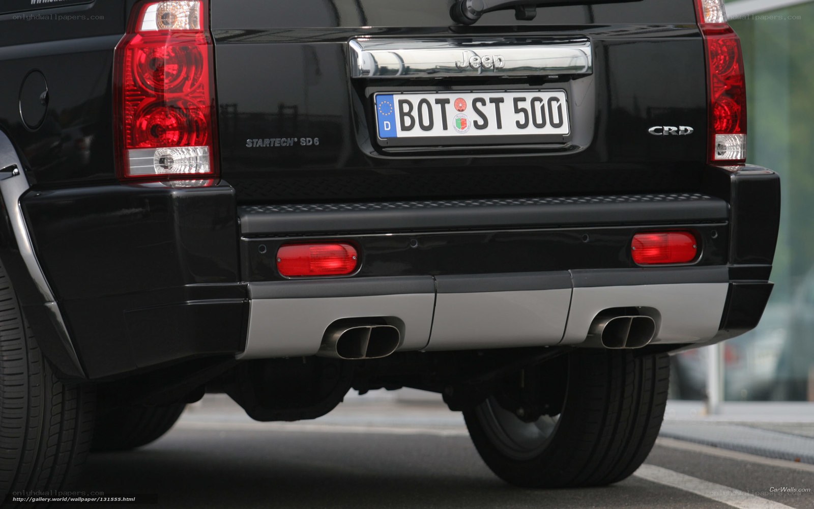 black jeep cherokee rear view